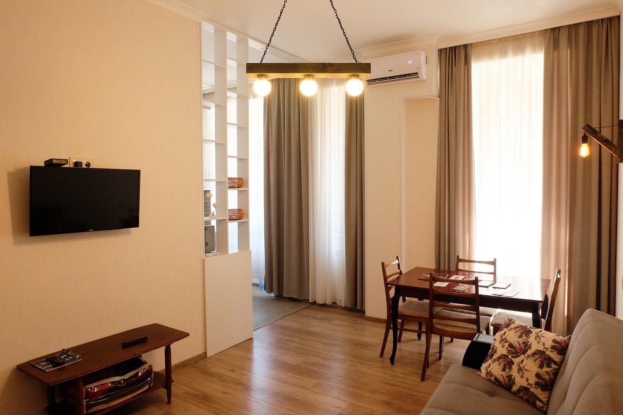 20 Griboedov Apartment- Heart Of Тбілісі Екстер'єр фото